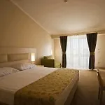 Hotel Mg White Lilyum