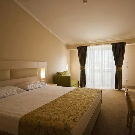 Hotell Mg White Lilyum