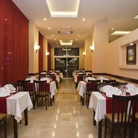 Mg White Lilyum ホテル ケメル