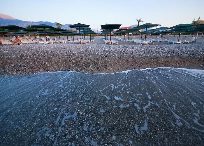 Mg White Lilyum Szálloda