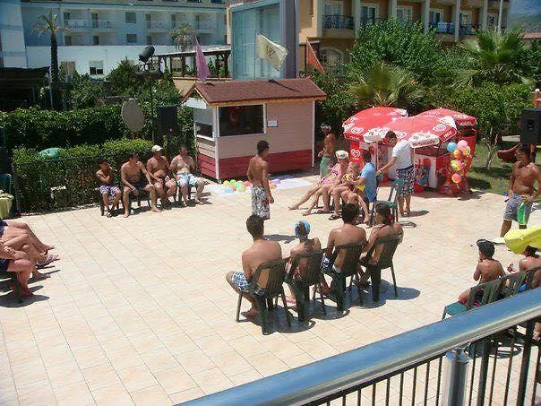 Szálloda Mg White Lilyum