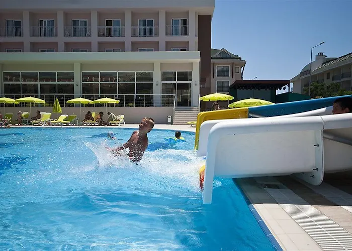 Mg White Lilyum Szálloda Kemer