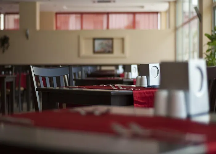 Mg White Lilyum Szálloda