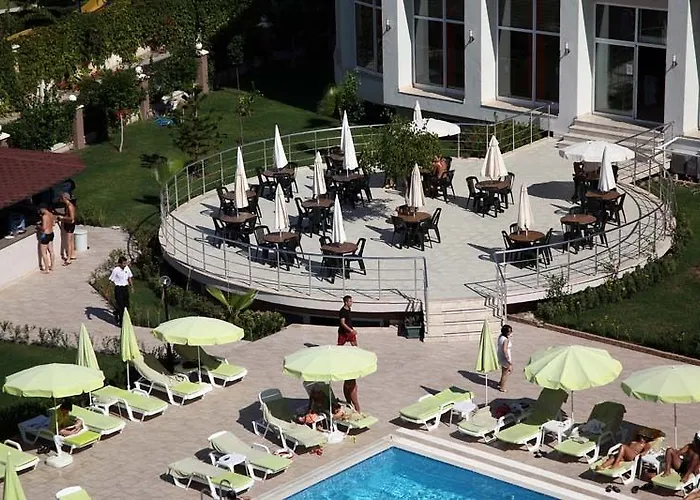 Mg White Lilyum Szálloda 3*