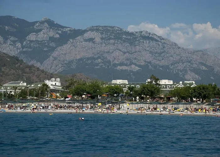 Mg White Lilyum Szálloda