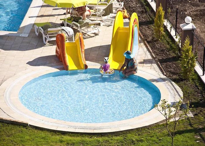 Szálloda Mg White Lilyum 3*